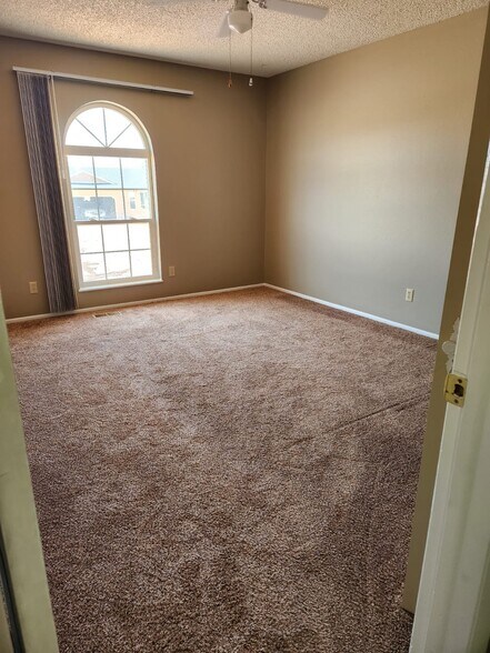 Building Photo - 333 W Concho Dr