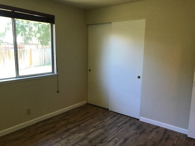 Building Photo - 870 Briargreen Ct
