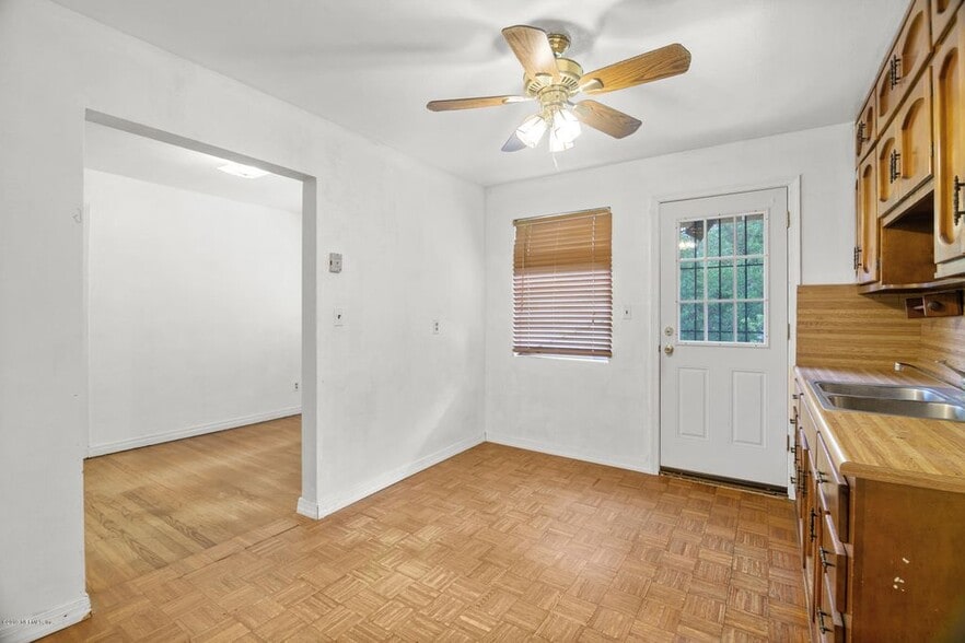 Building Photo - 4056 Jammes Rd