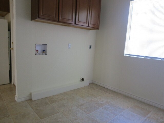 Building Photo - Southlawn