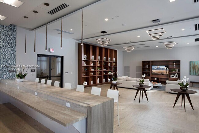 Building Photo - 7855 NW 104th Ave