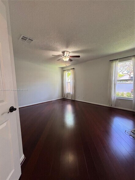 Building Photo - 9366 Arborwood Cir