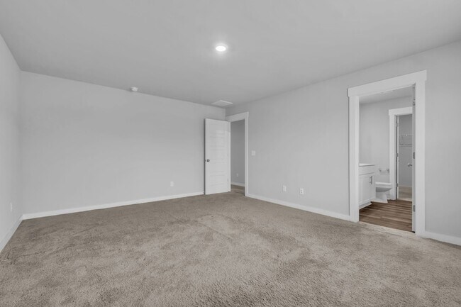 Building Photo - 1020 Baltusrol Ln