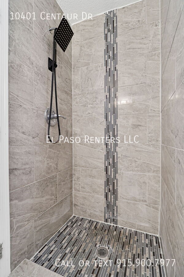 Building Photo - 10401 Centaur Dr