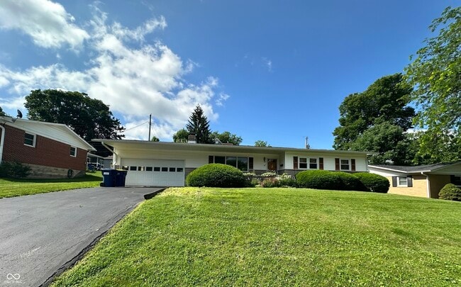 Primary Photo - 9 Paradise Ln