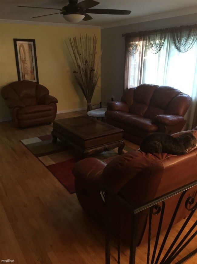 Building Photo - 26 Shady Nook Dr