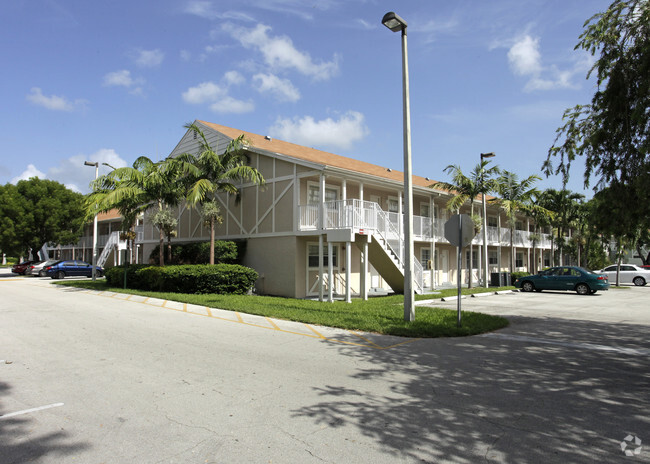 Building Photo - Wellington Manor Apartments