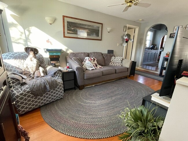 Building Photo - 1 Bed, 1 Bath Home on Silver Lake Available For Rent