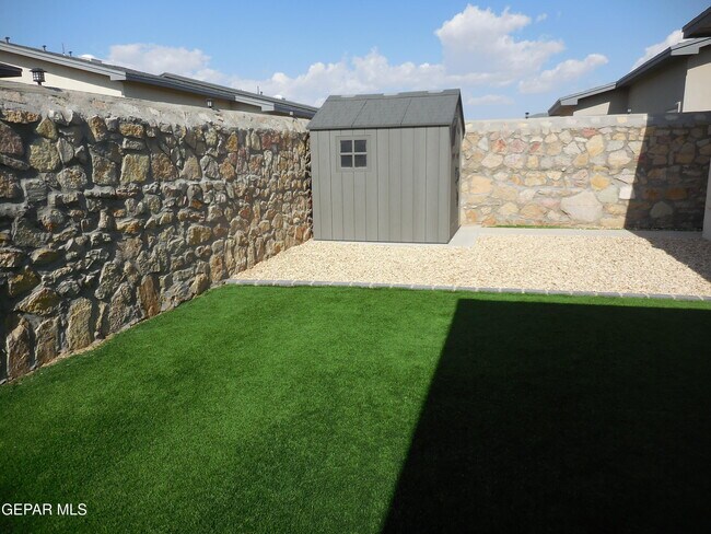 Building Photo - 7405 Norte Portugal Ln