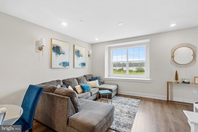 Building Photo - 204B Dock St