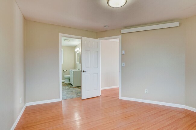 Building Photo - 3 Bed 2 Bath Country living (Landscaping I...