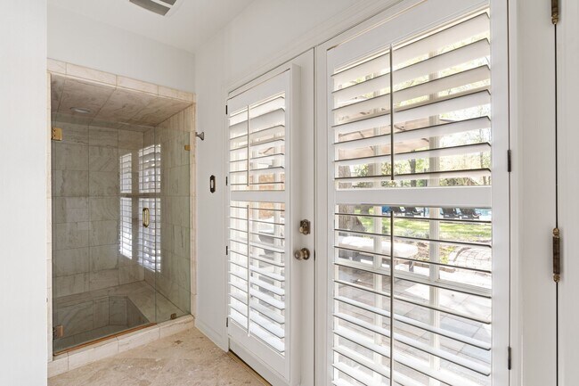 Building Photo - 11739 Wood Ln