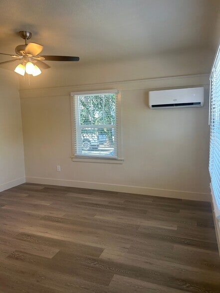 Building Photo - 1845 N Center St