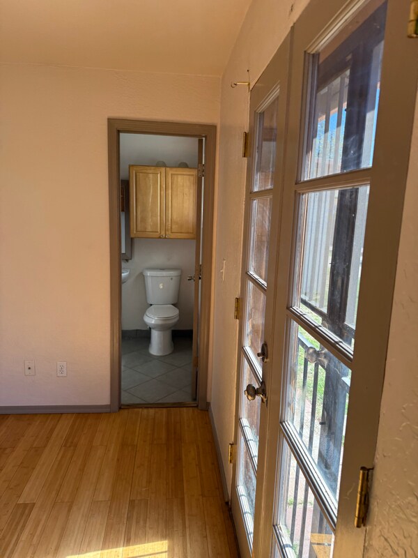 Building Photo - 2923 W Rose Ln