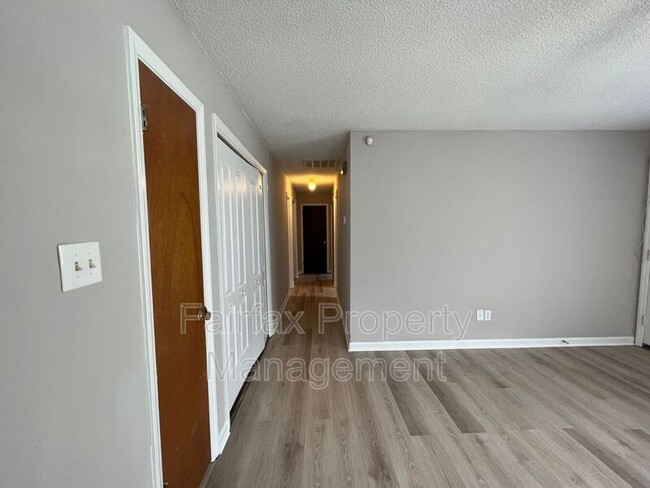 Building Photo - 1117 Pecan Pl