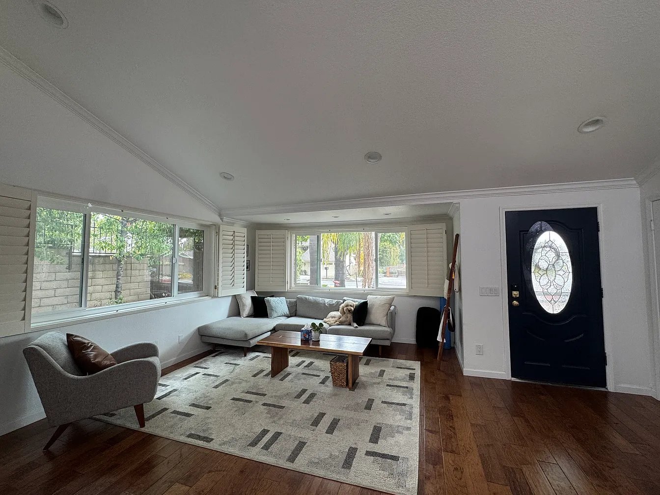 Building Photo - 417 E Miramar Ave