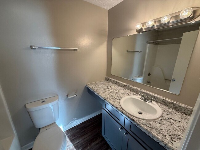 Building Photo - 8721 Gleason Dr