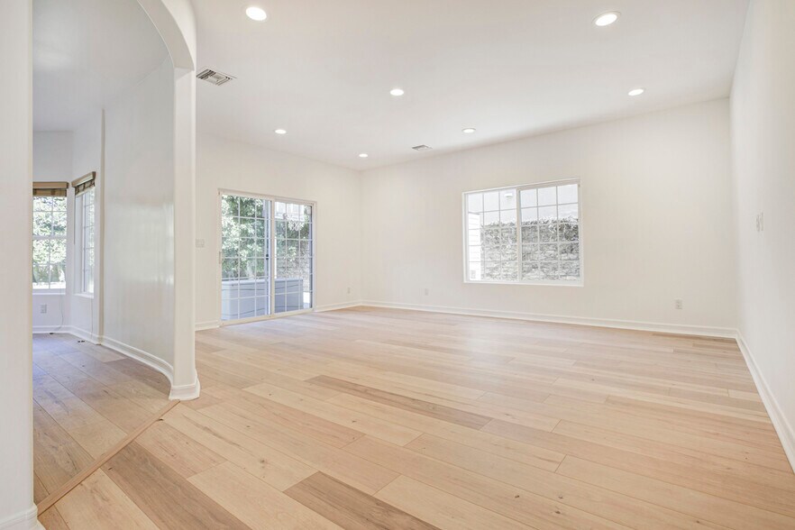 Building Photo - 15121 Marlin Pl