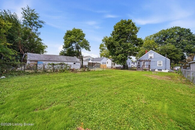 Building Photo - 1050 Oakwood Ave