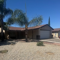Building Photo - MUST SEE 2 BEDROOM 1 BATH!! MORE PHOTOS ARE COMING SOON..