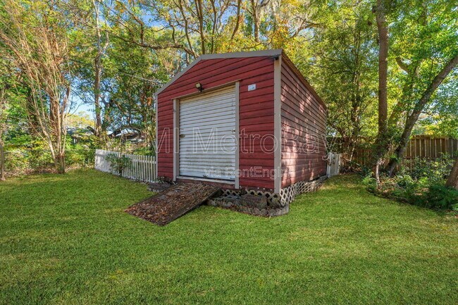 Building Photo - 6303 Delaware Ave