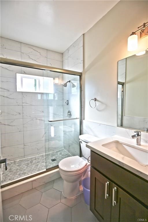 Building Photo - 3235 Charlotte Ave