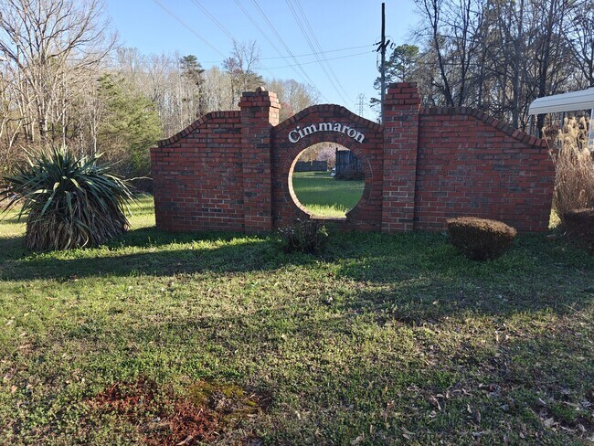 Building Photo - 11 Silver Spur Ct