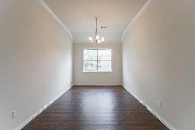 Building Photo - 25531 Forest Springs Lake