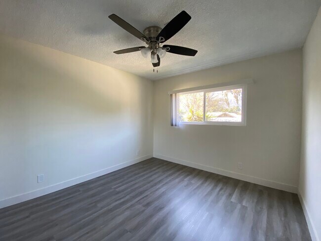 Building Photo - 4000 Sequoia St