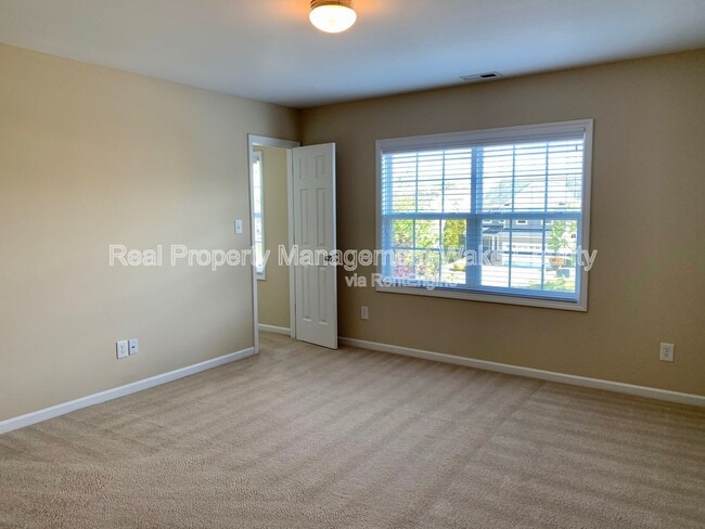 Building Photo - 112 Cobblebrook Ct