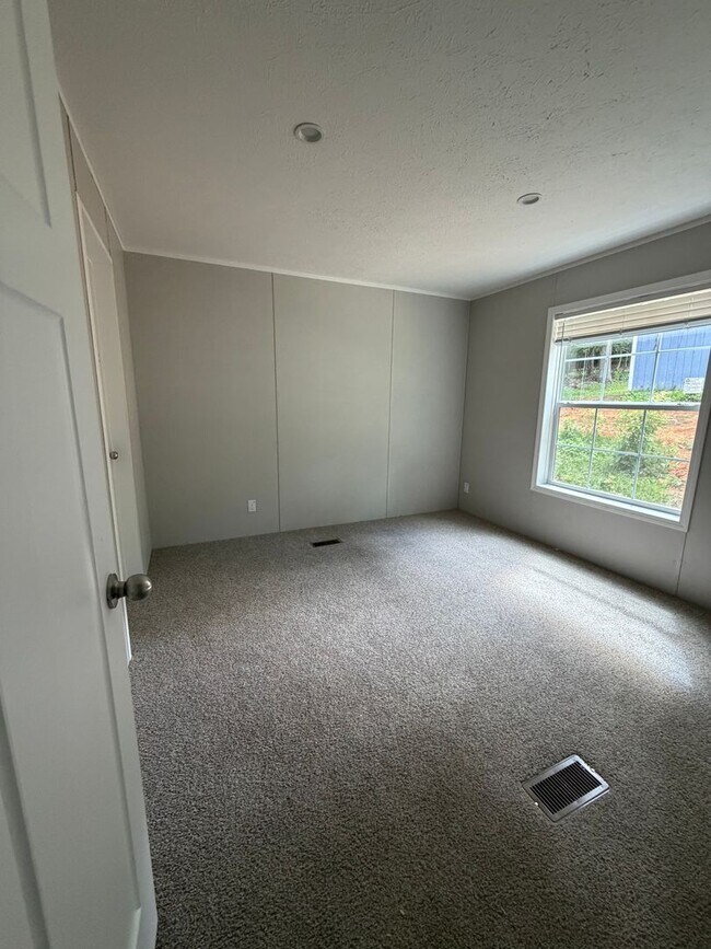 Building Photo - Coming Soon - Secluded 3 Bedroom 2 Bath Home in Spring Grove Schools!
