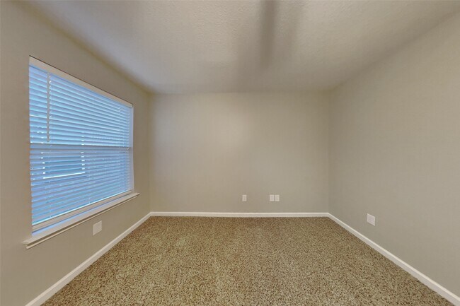 Building Photo - 24210 Shaw Perry Ln