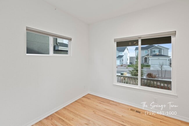 Building Photo - Luxury 5-Bedroom Home in the Award-Winning...