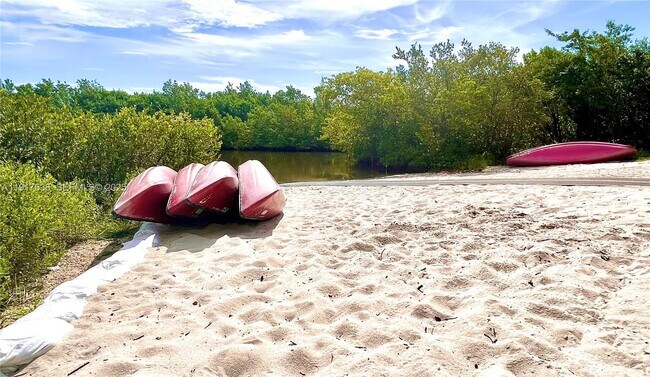 Building Photo - 22 SE 13th Terrace