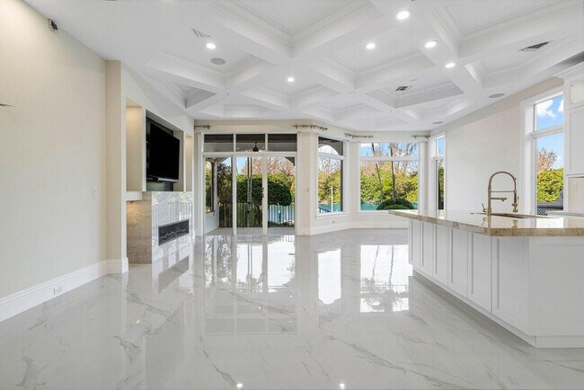 Building Photo - 549 NE 19th Ave