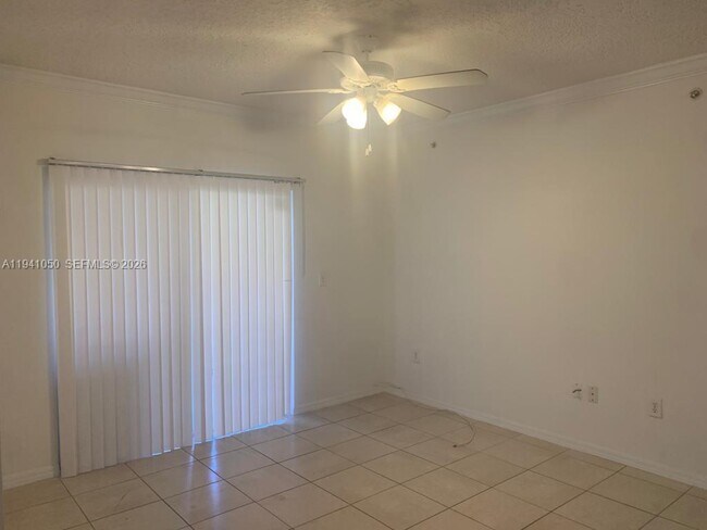 Building Photo - 220 SW 116th Ave