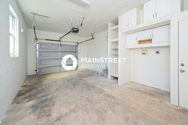 Building Photo - 3 Bedroom Pet-Friendly Home in St Petersburg, FL with Main Street Renewal