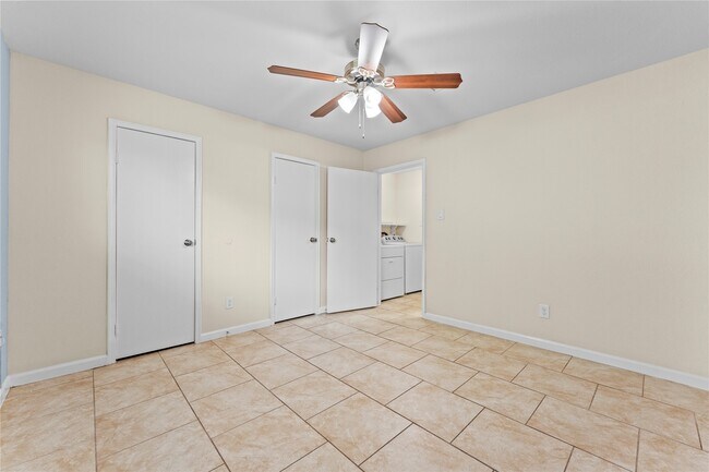 Building Photo - 5035 Reno Dr