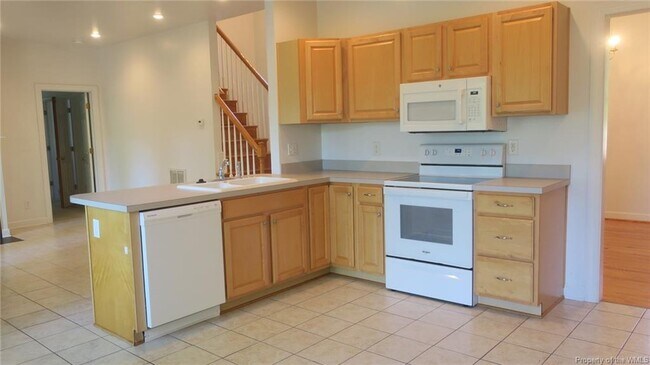 Building Photo - 128 Great Glen