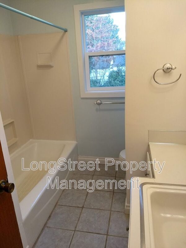 Building Photo - 905 NW 33rd St