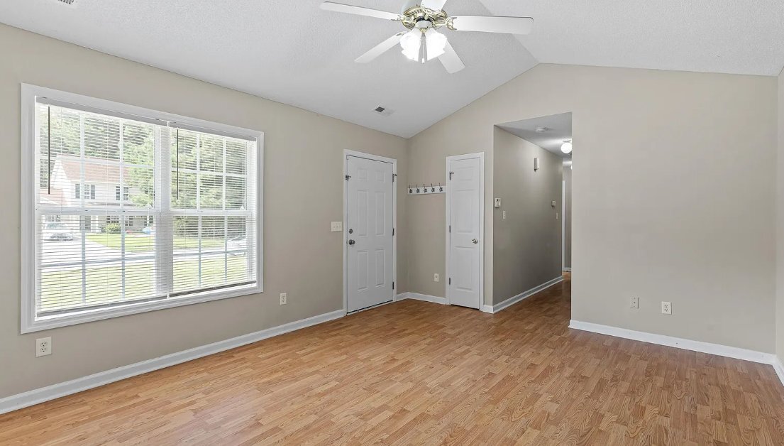 Building Photo - 122 Settlers Cir