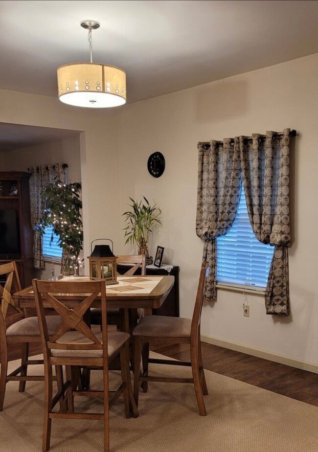 Building Photo - 1003 Catherine St