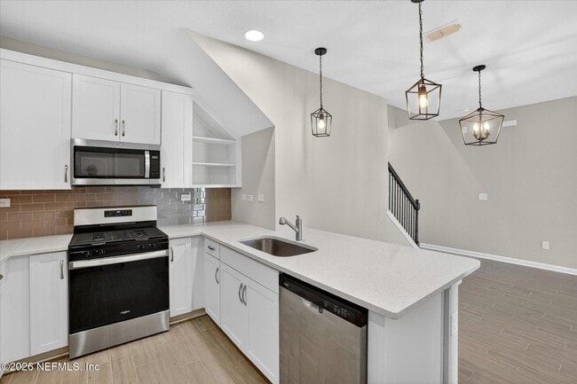 Building Photo - 698 Cherry Elm Dr
