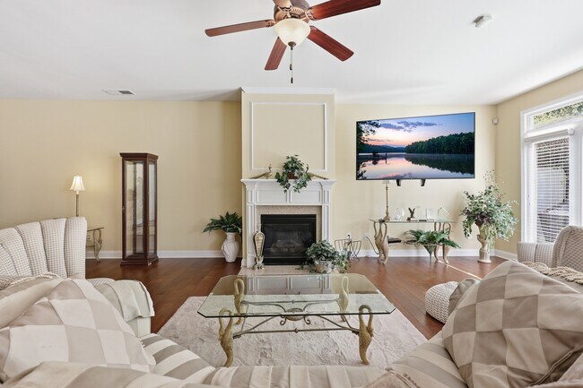 Building Photo - 4008 La Crema Dr