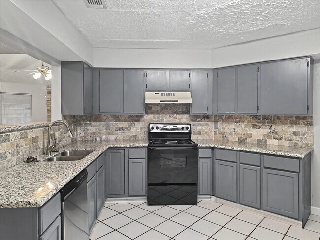 Building Photo - 4211 Falcon Meadow Dr
