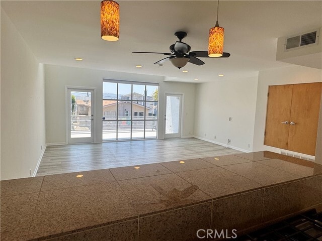 Building Photo - 715 3rd St