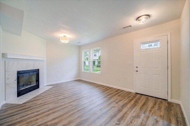 Building Photo - 1421 Whispering Hills Dr