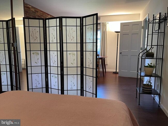 Building Photo - 928 Venice Dr