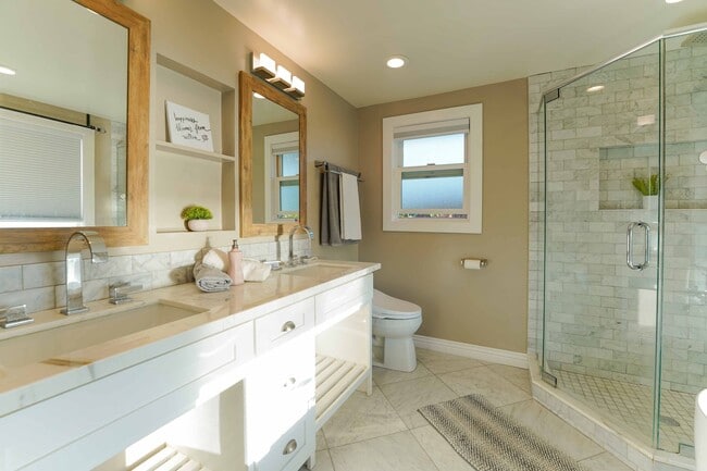 Building Photo - !! DESIRABLE 3 BEDROOM 3 BATHROOM LOCATED IN BEAUTIFUL RANCHO PALOS VERDES !!