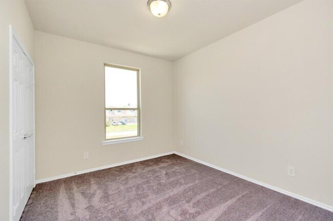 Building Photo - 3420 Avondale Vw Dr